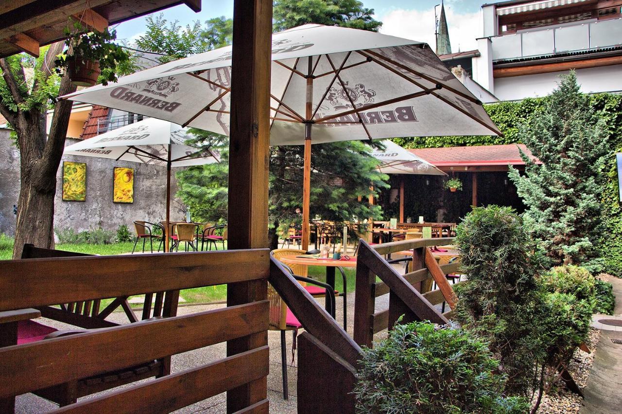 Penzion Atrium เปรเชา ภายนอก รูปภาพ